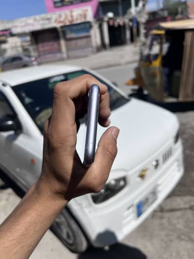 Apple iPhone 11