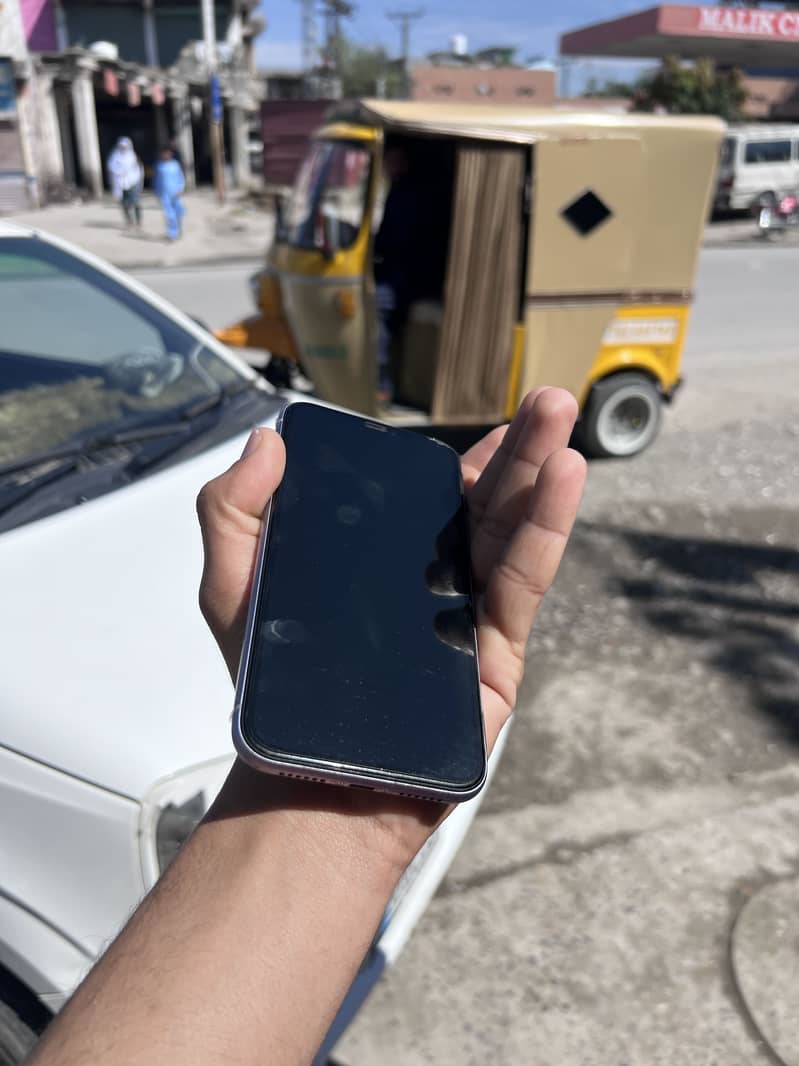 Apple iPhone 11 1