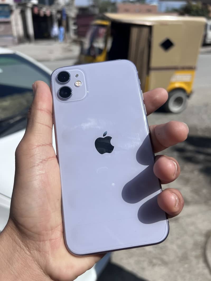 Apple iPhone 11 4