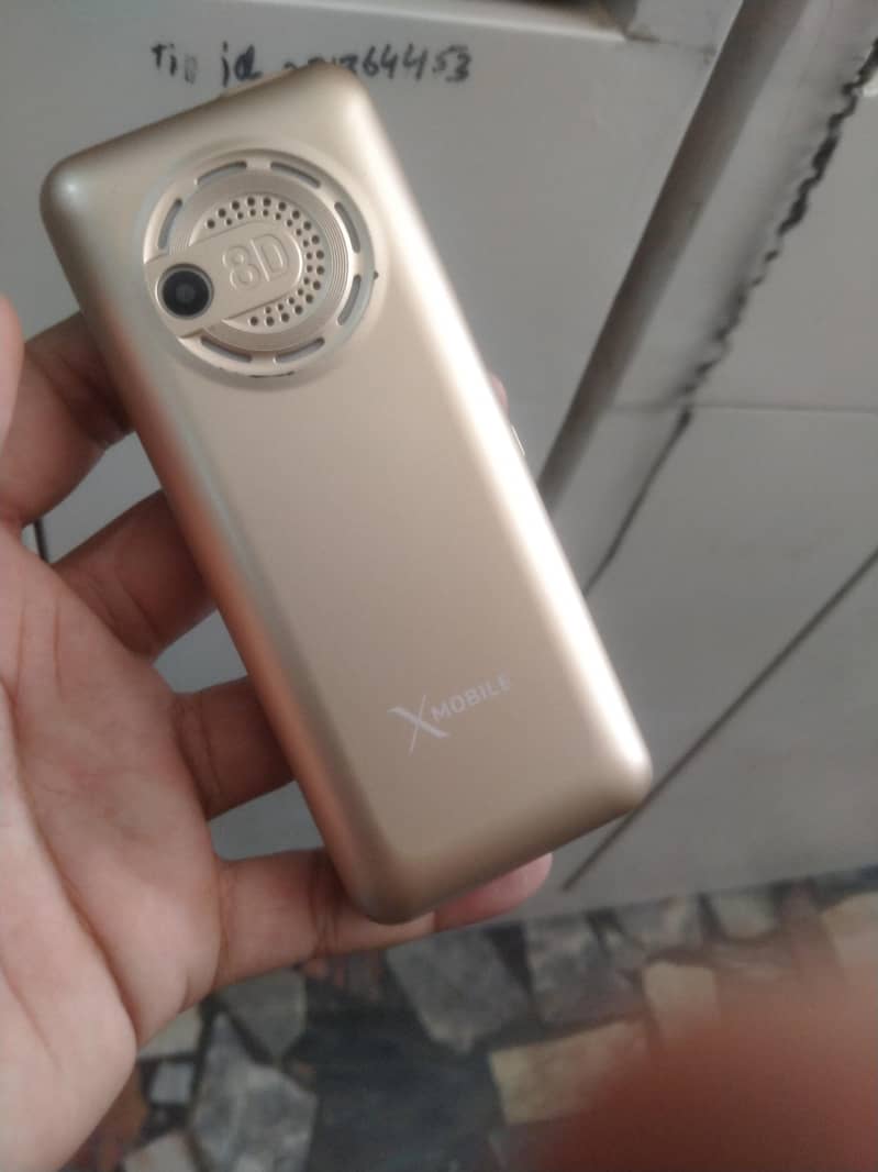 XMobile X4 1