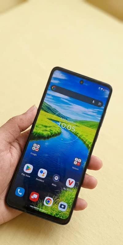 MOTOROLA EDGE 2021 ALL OK NO ISSUES WITH CHARGER. . .