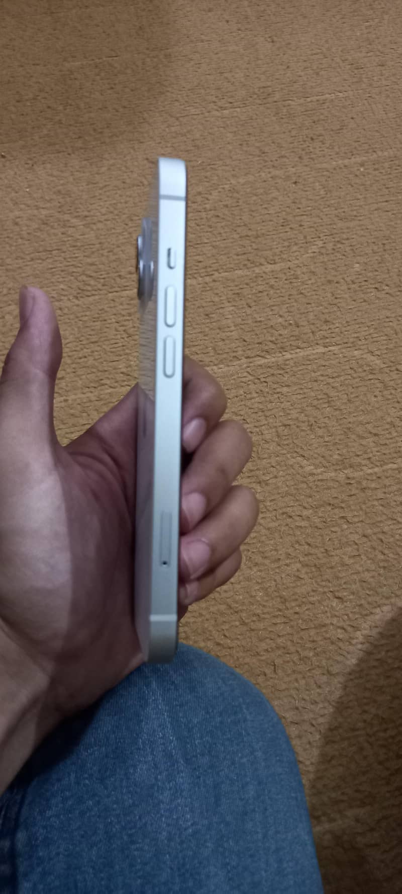 Apple iPhone 13 2
