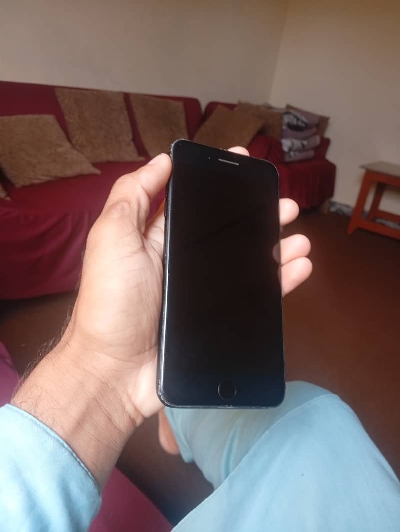 Apple iPhone 7 Plus 1