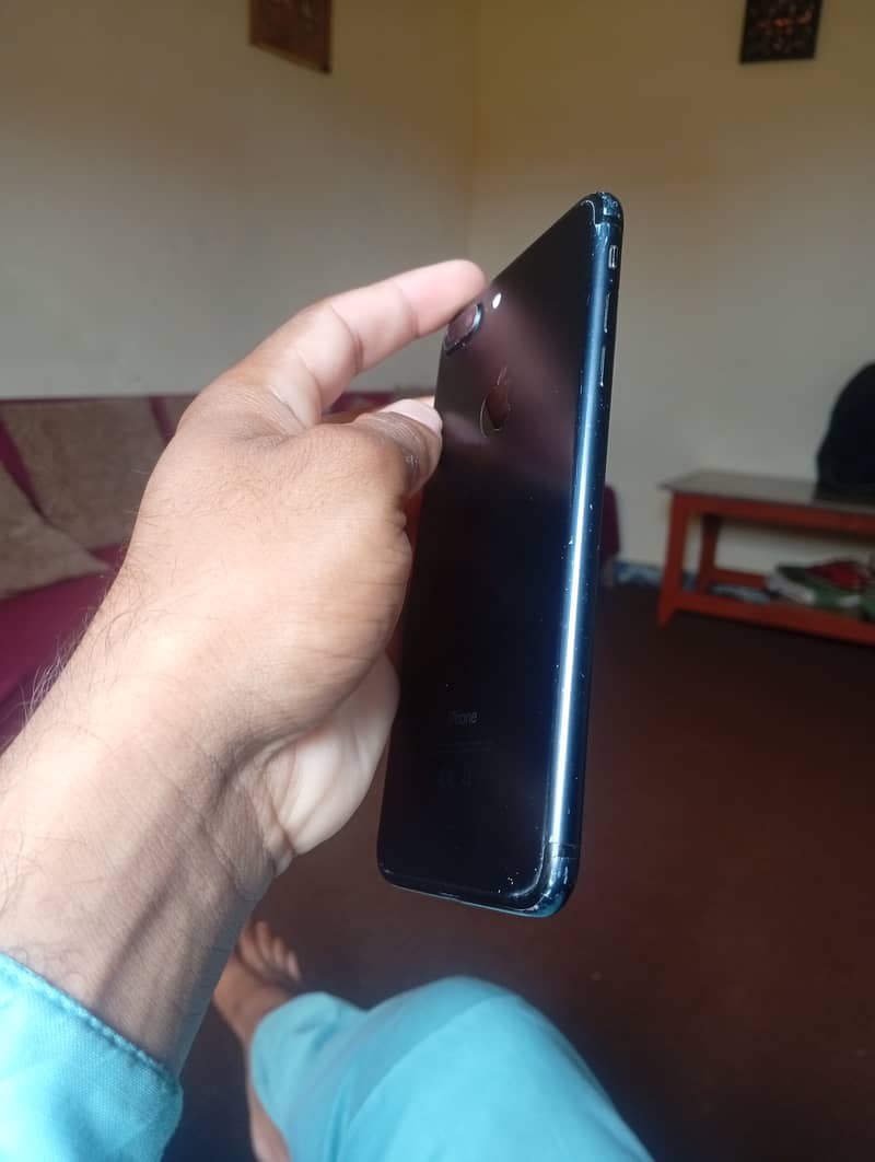 Apple iPhone 7 Plus 2