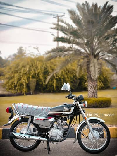 kisi Bhai ky pass old model 125 Hy to mujha sy rabta Kary 40 sy 50 haz