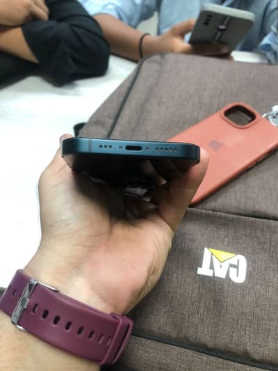Apple iPhone 13