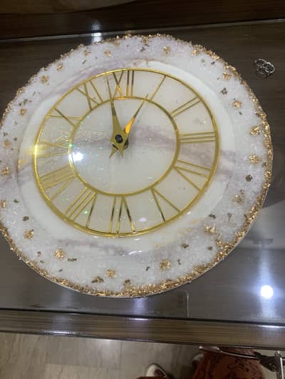 Luxury Handmade Resin Wall Clock – White & Gold – New