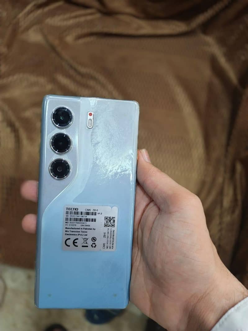Tecno CAMON 40 Pro 1