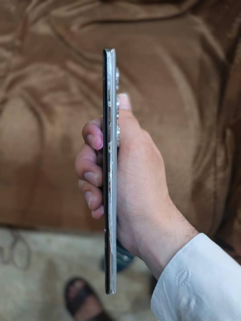 Tecno CAMON 40 Pro 4