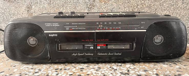 Sanyo M W712F original 2Band with double cassette and speaker