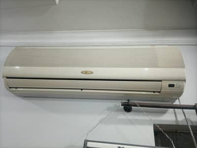 LT (long life technology) heat and cool 1.5 ton AC 03334279738