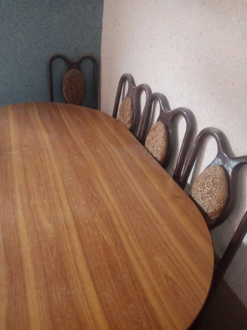 dinig 4