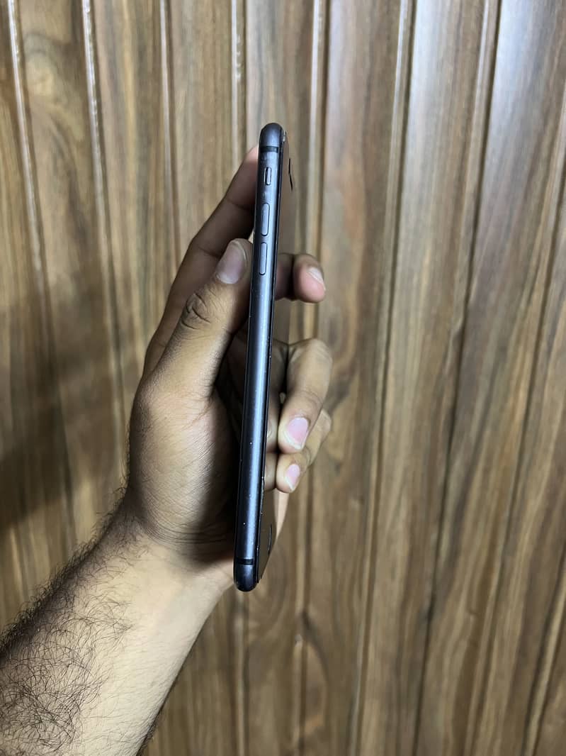 Apple iPhone 8 Plus 1