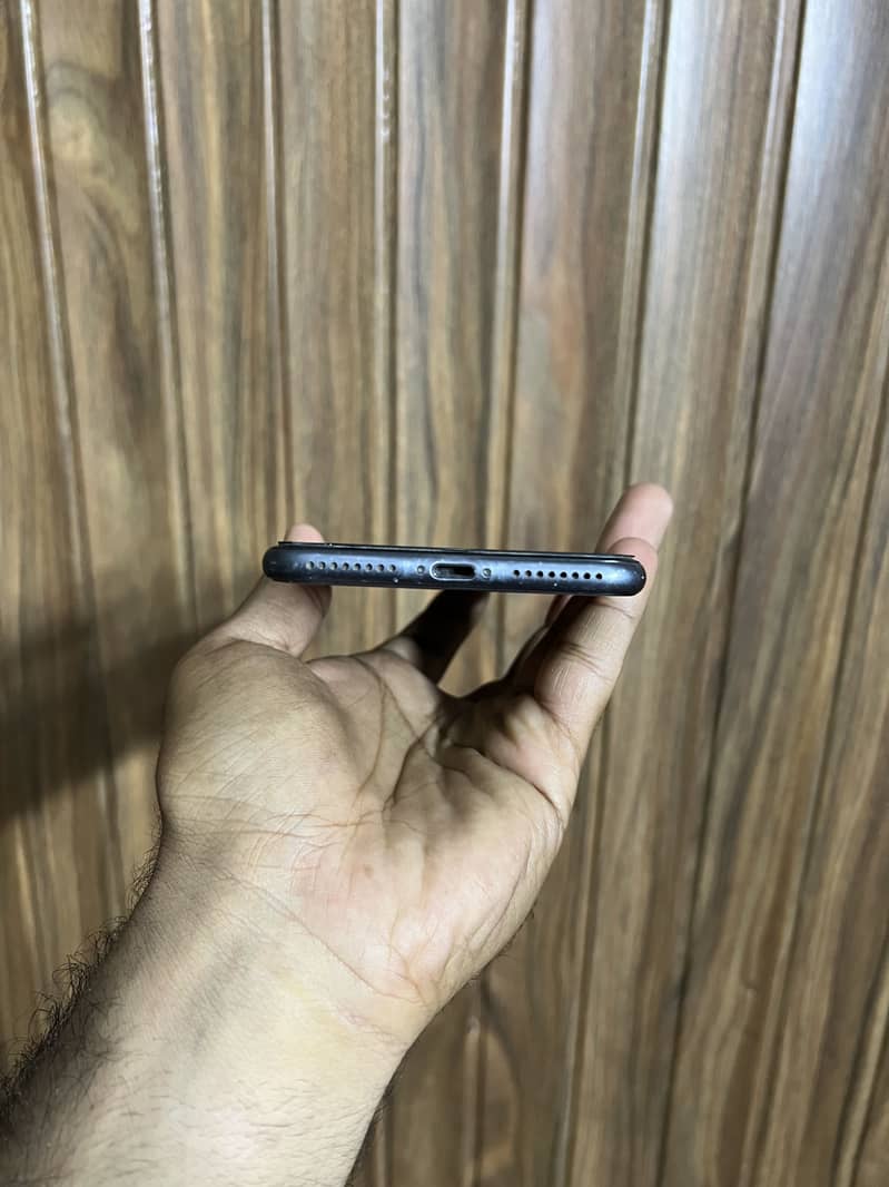 Apple iPhone 8 Plus 2