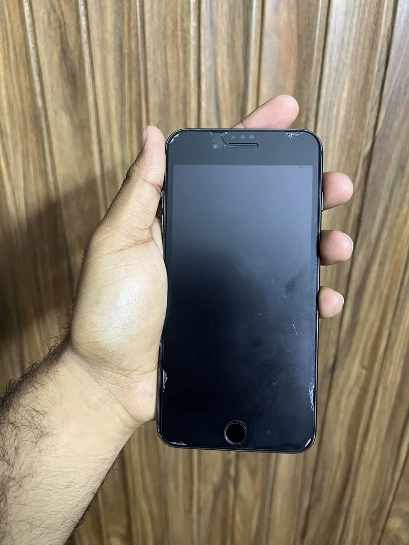 Apple iPhone 8 Plus 3