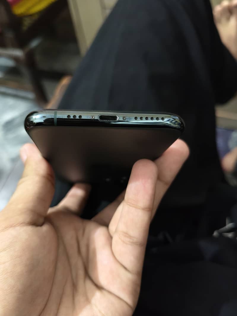 Apple iPhone 11 0