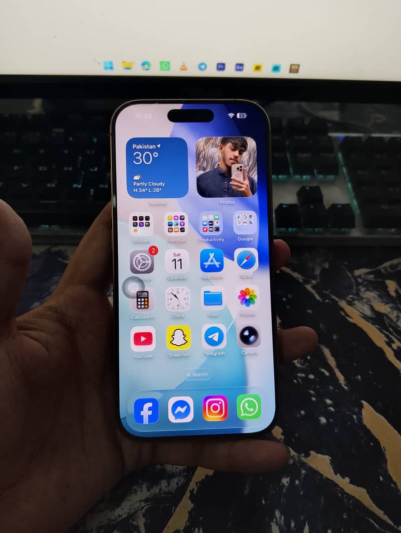 iPhone 16 Pro 3