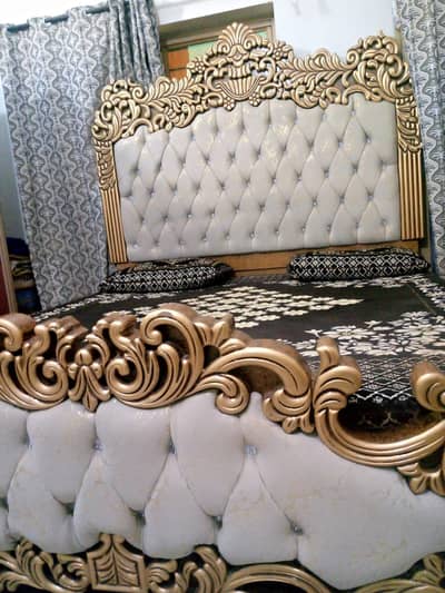 Queen size bed for sale.