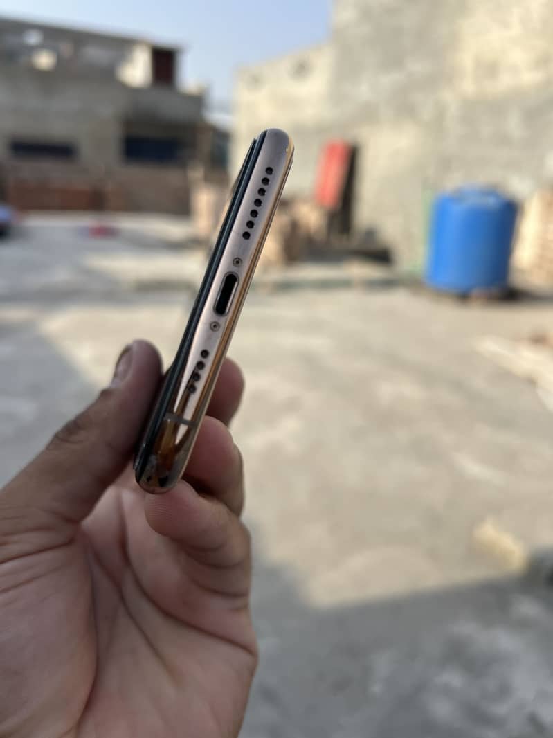Apple iPhone XS Max 2