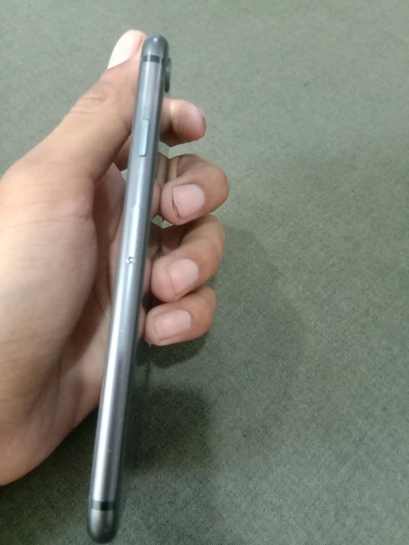 Apple iPhone 8 5