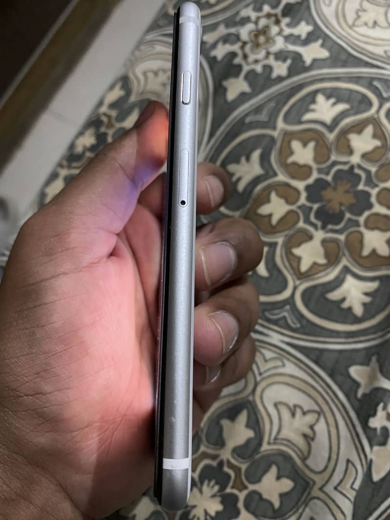 Apple iPhone SE 3