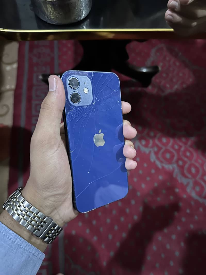 Apple iPhone 12 6