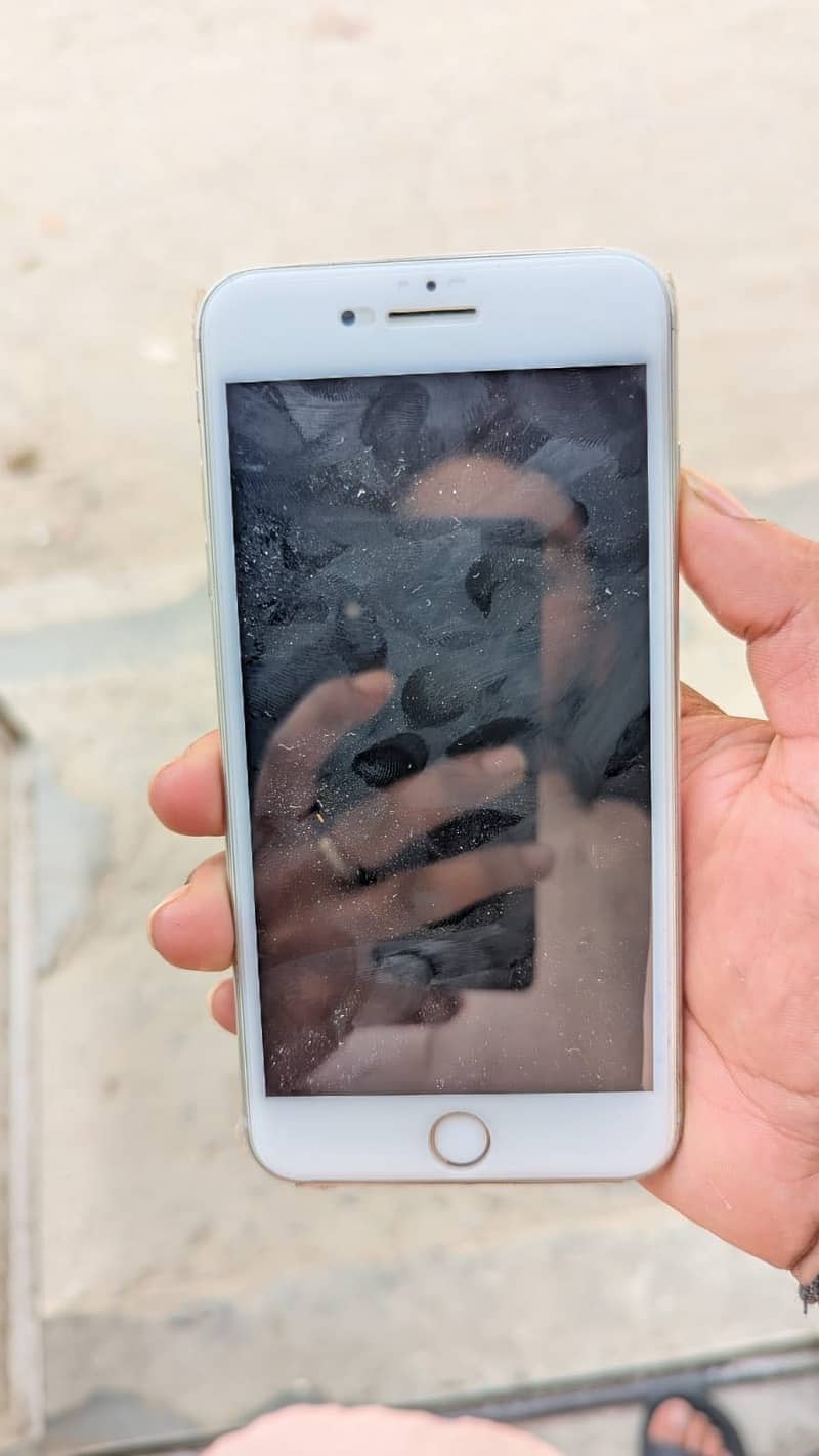 Apple iPhone 8 Plus 1