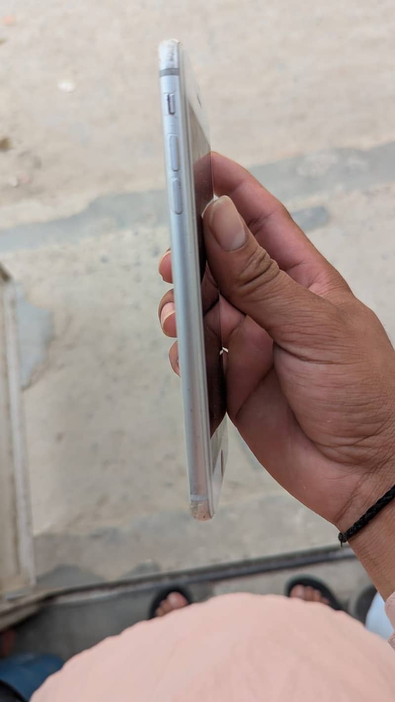 Apple iPhone 8 Plus 6