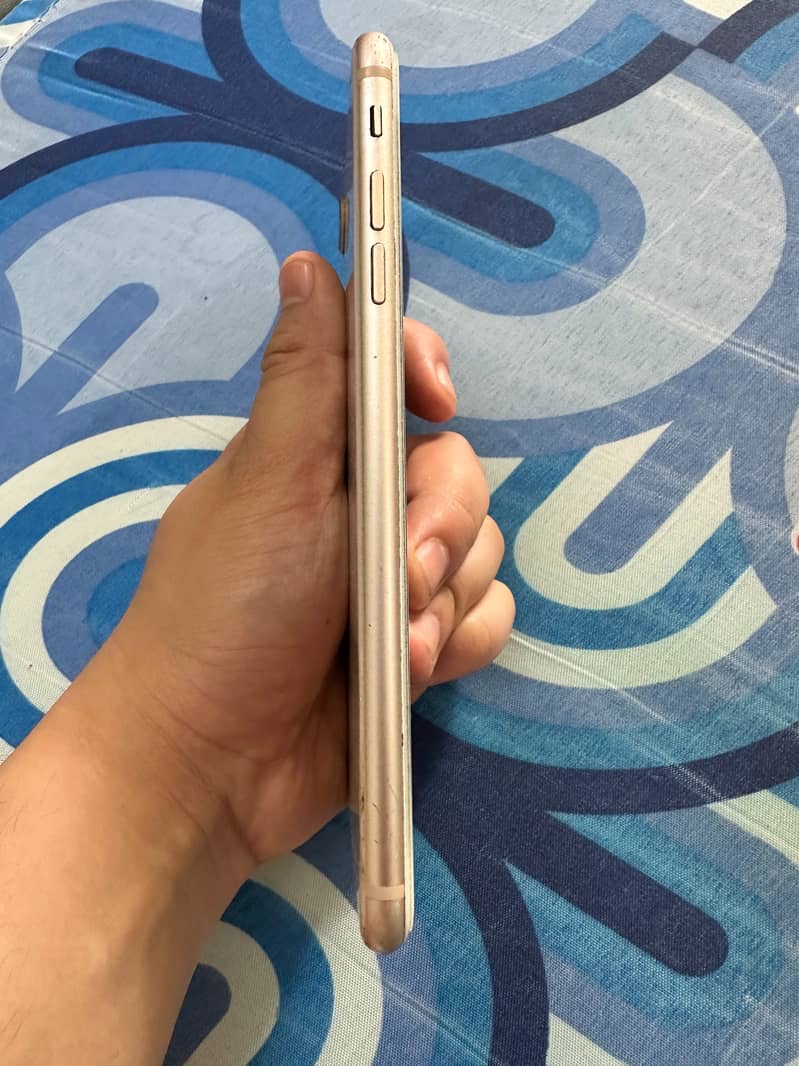 Apple iPhone 8 Plus 4