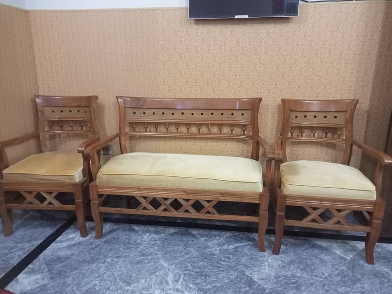 Solid wood set in good condition 1
