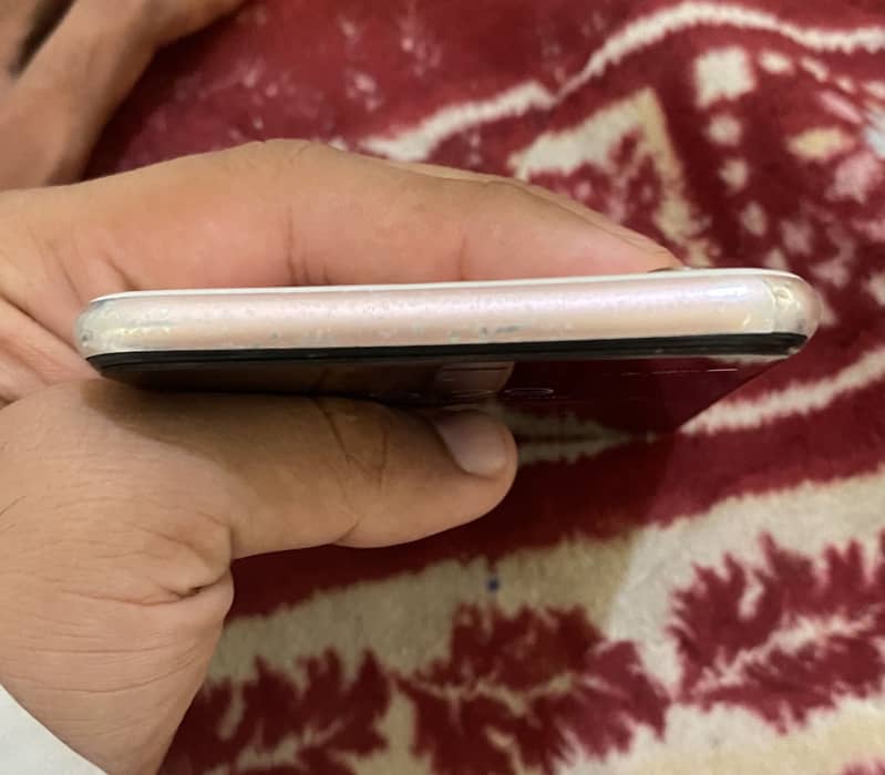 Apple iPhone 6S Plus 0
