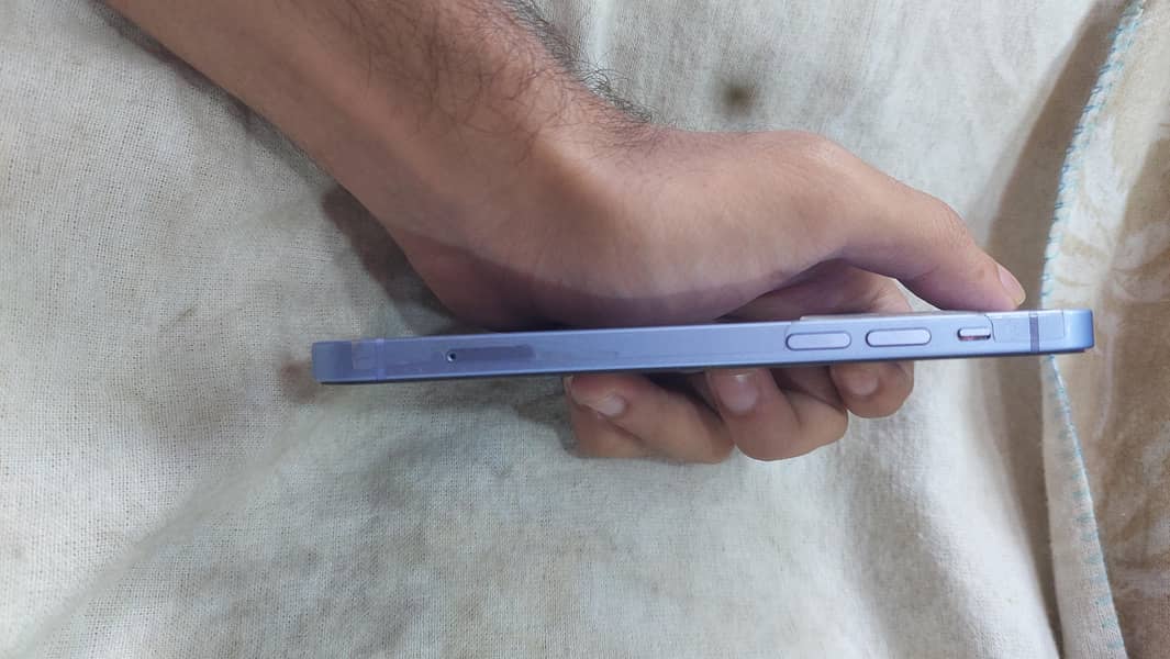 Apple iPhone 12 2