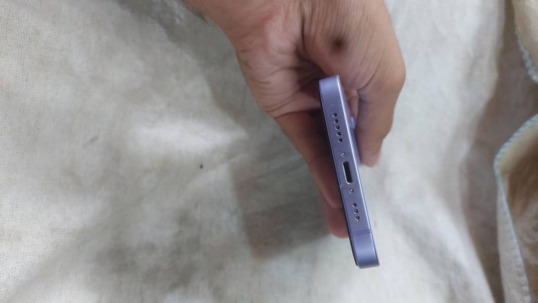 Apple iPhone 12 3