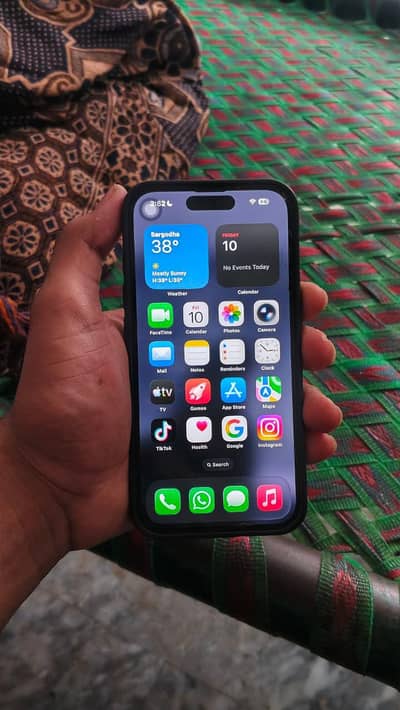 Apple iPhone 15