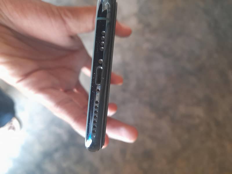 Apple iPhone 11 Pro Max 2