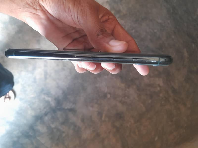 Apple iPhone 11 Pro Max 3