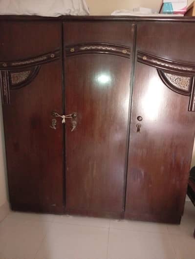 3 door cupboard