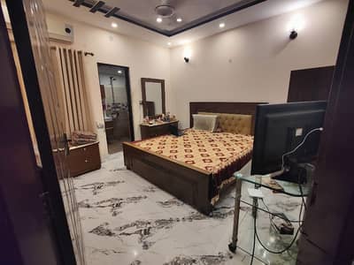 Bachelors flats and portions available for rent