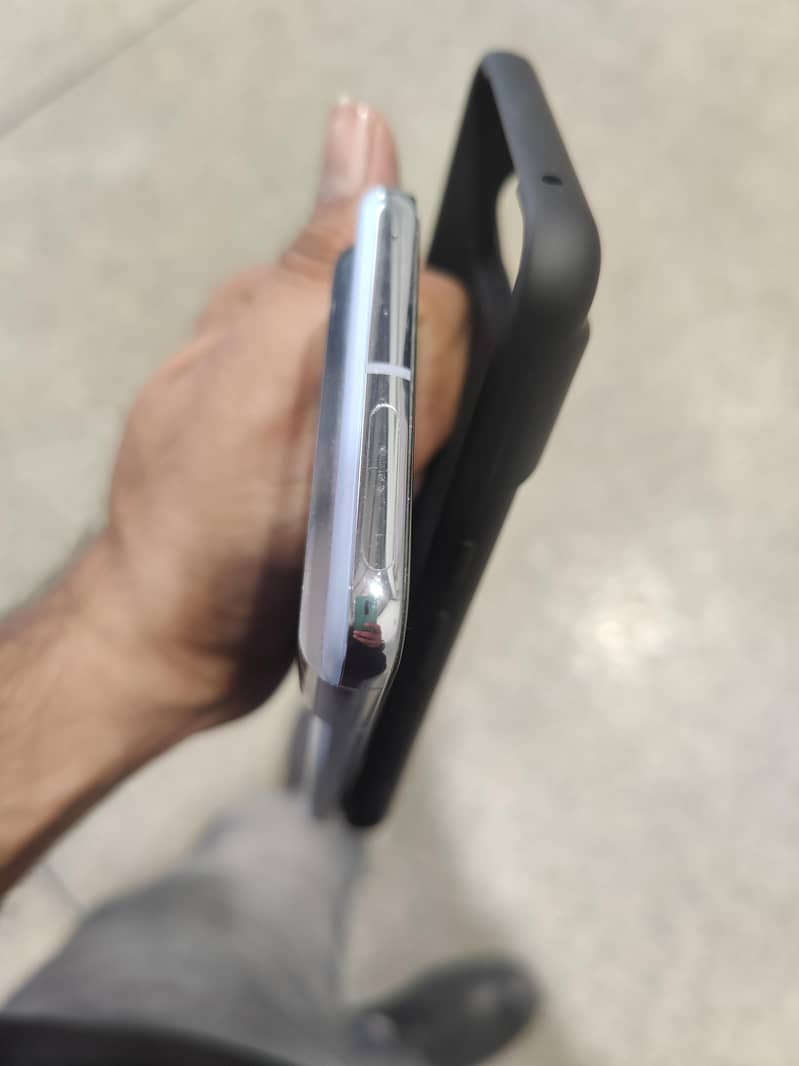 Google Pixel 8 Pro 4