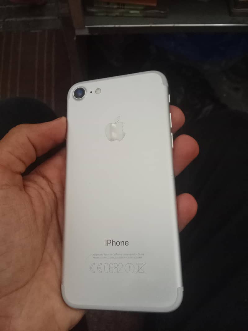 Apple iPhone 7 0