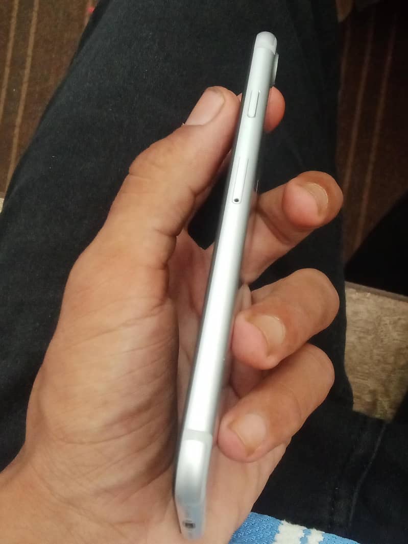 Apple iPhone 7 2