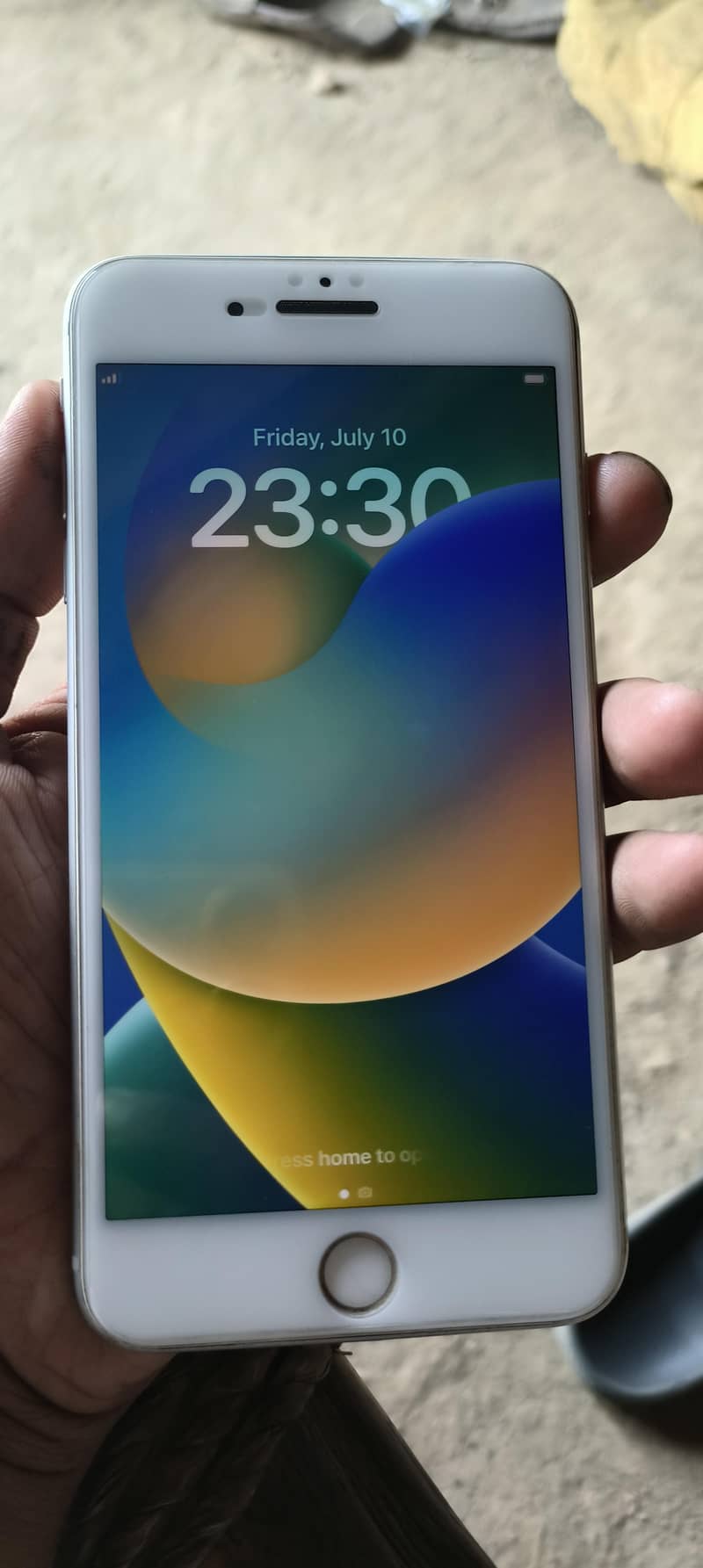 Apple iPhone 8 Plus 4