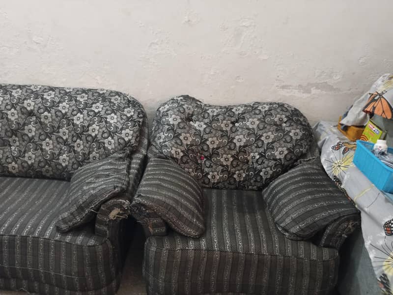 5 seaters sofa 2
