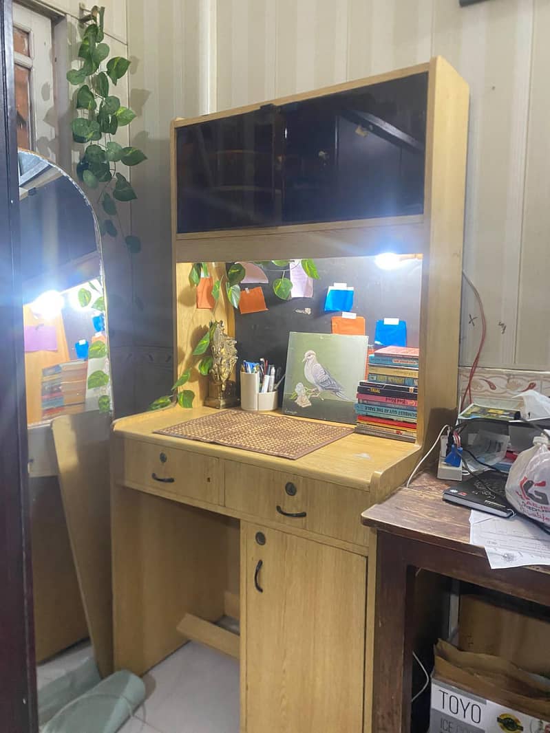 study table 0