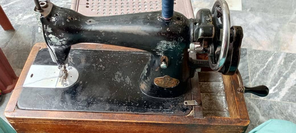 sewing machine 8