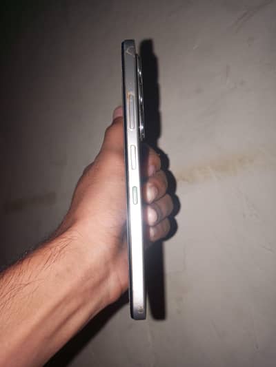 Infinix HOT 60i.