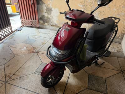 Eveon Joy Electric Scooty – Model 2026 | Only 2,250 KM Driven