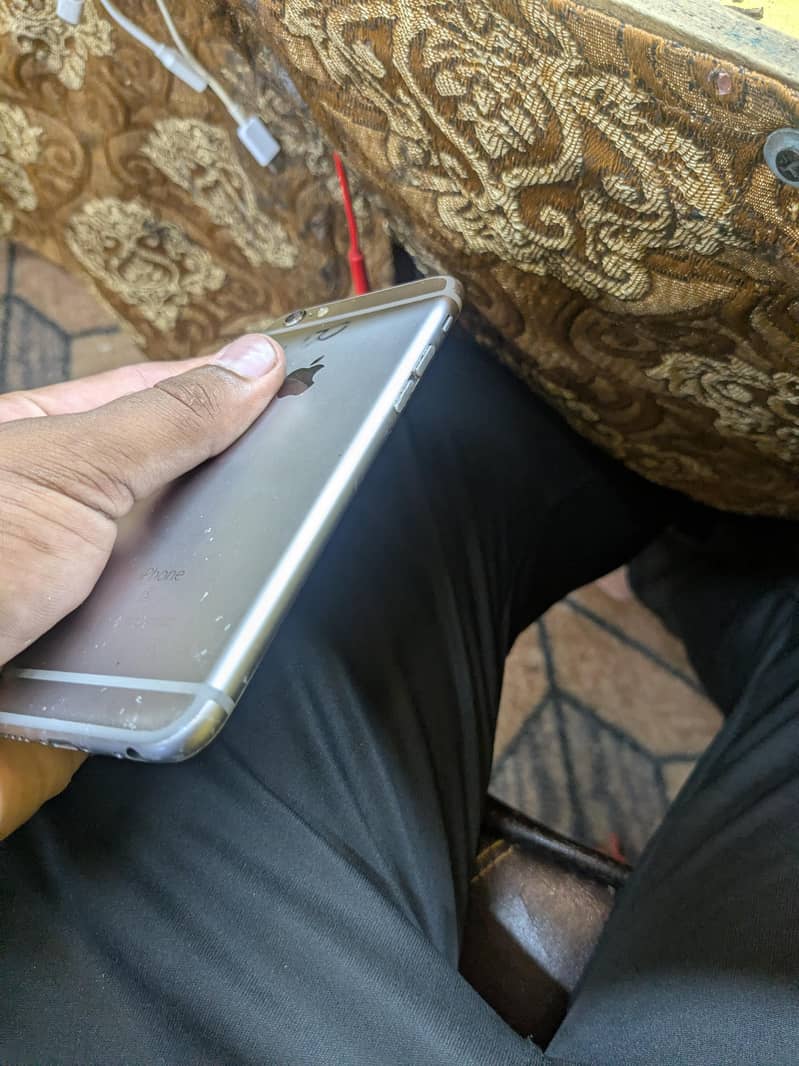 Apple iPhone 6S 3