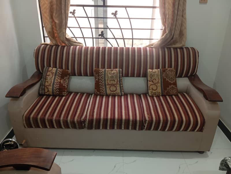 5 seater sofa 0