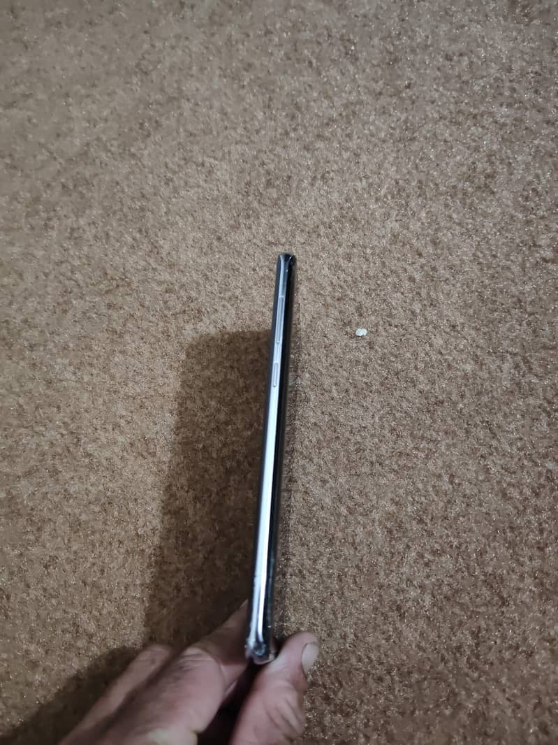 Samsung Mobile S8 Plus 3